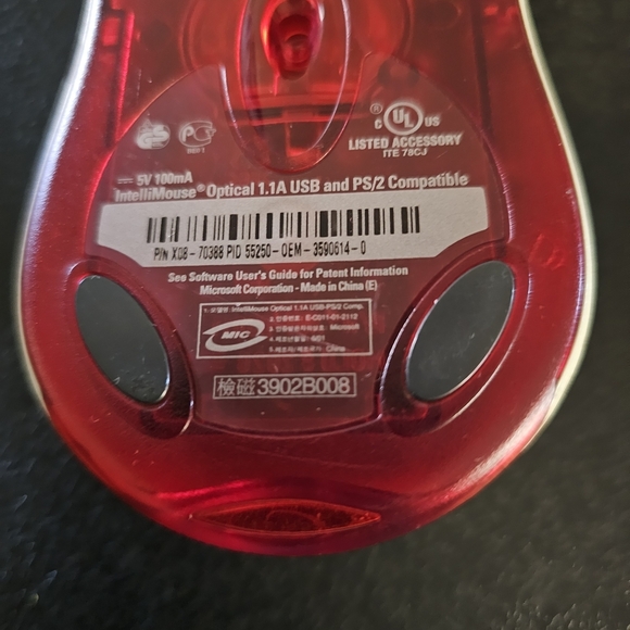 Microsoft IntelliMouse Optical USB and PS/2 Compatible Mouse - Picture 4 of 6